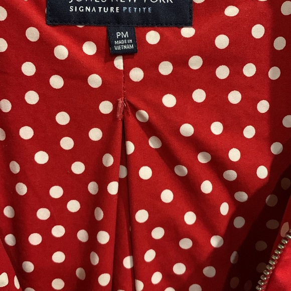 Nice raincoat!! - Picture 5 of 5